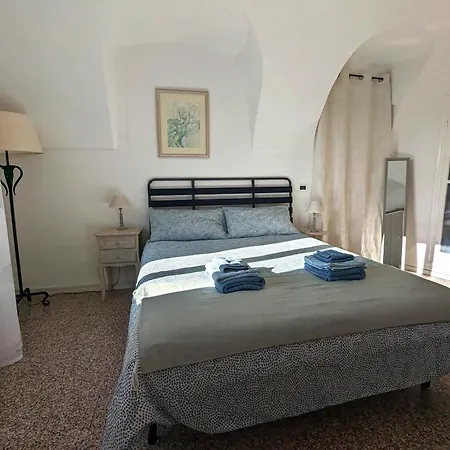 La Casa Degli Alberi Tatil Evi Dolceacqua