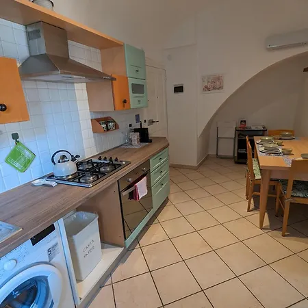 La Casa Degli Alberi Tatil Evi Dolceacqua